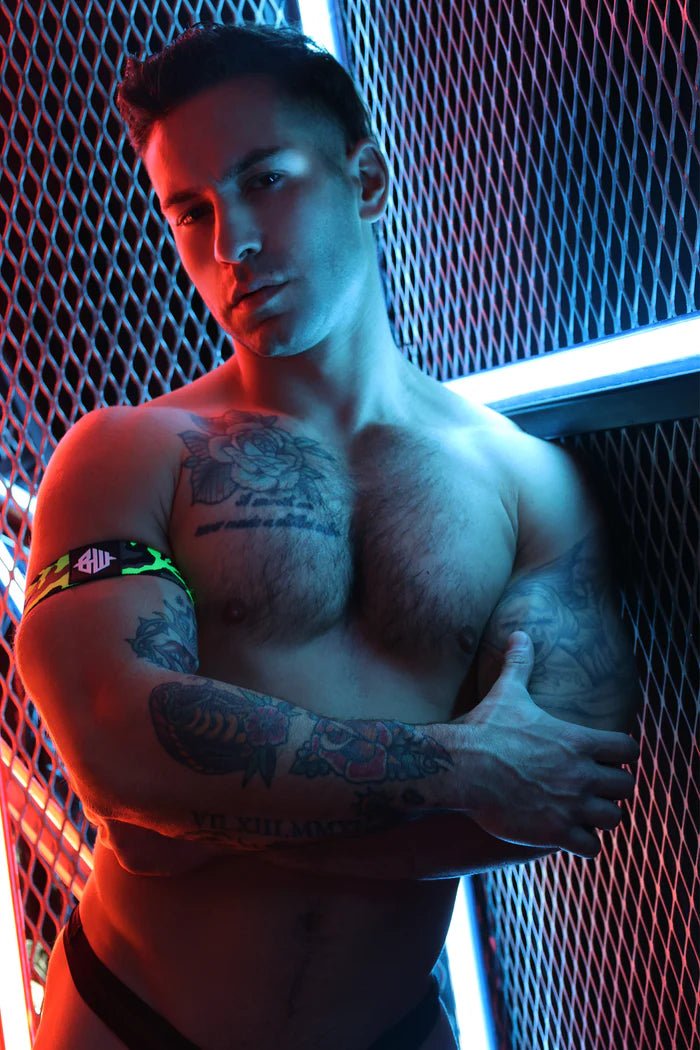 BREEDWELL Neo Camo Armbands Glow in Blacklight Neon Green7