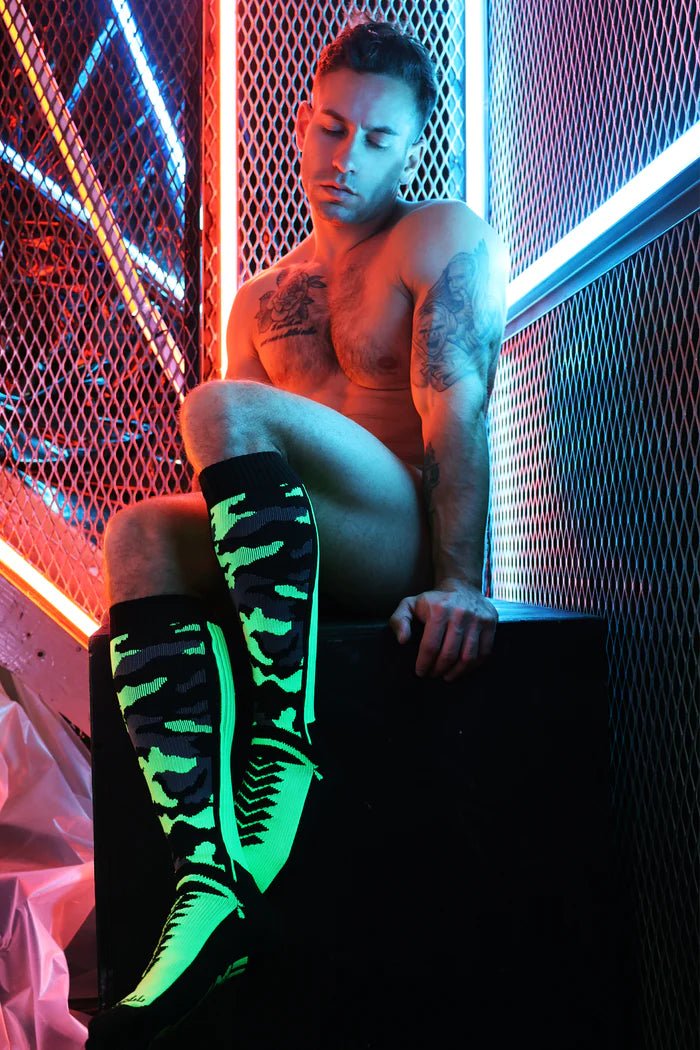 BREEDWELL Neo - Camo Sock Chevron Knee High Long Socks Neon Green5
