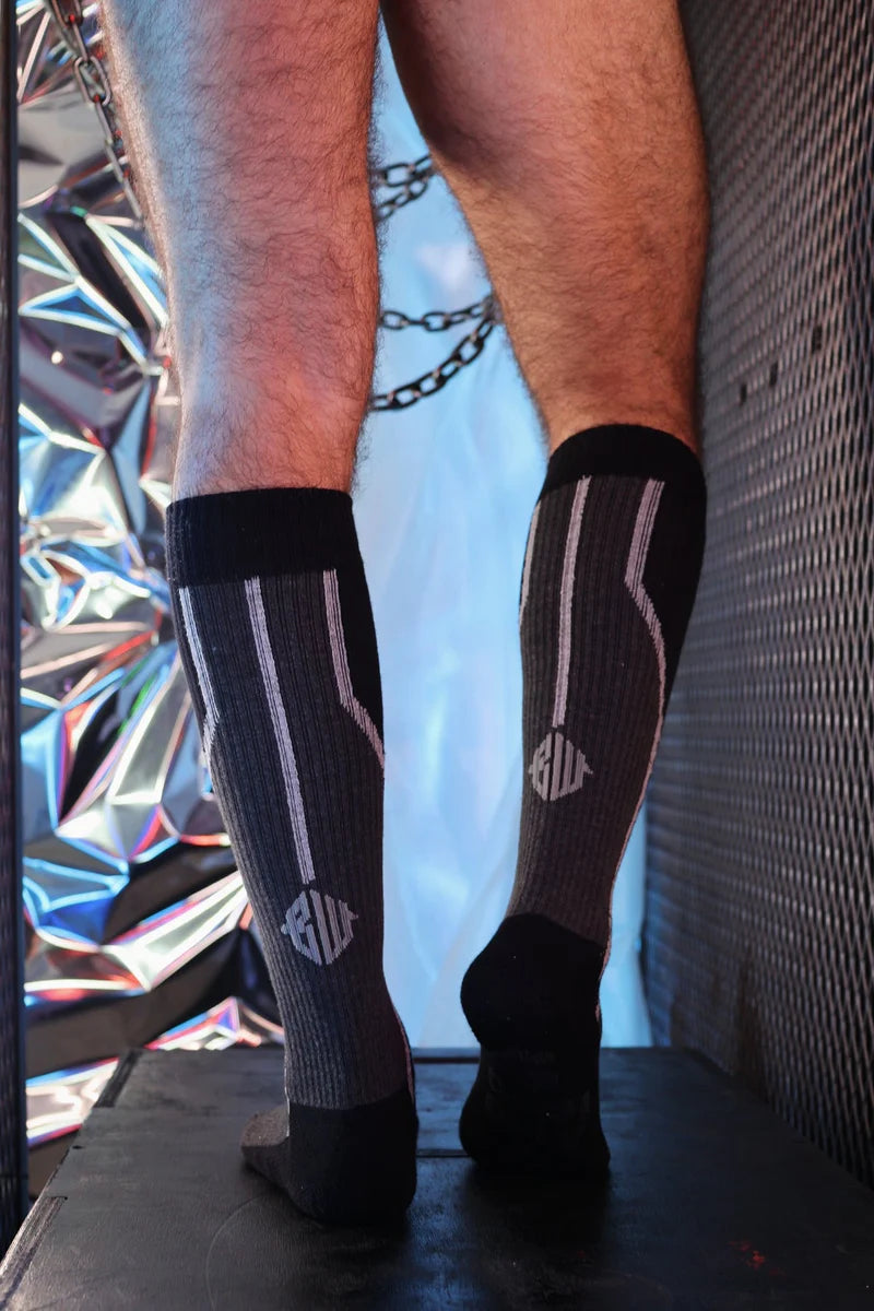 BREEDWELL Sir Splurge Knee High Socks in Black 39